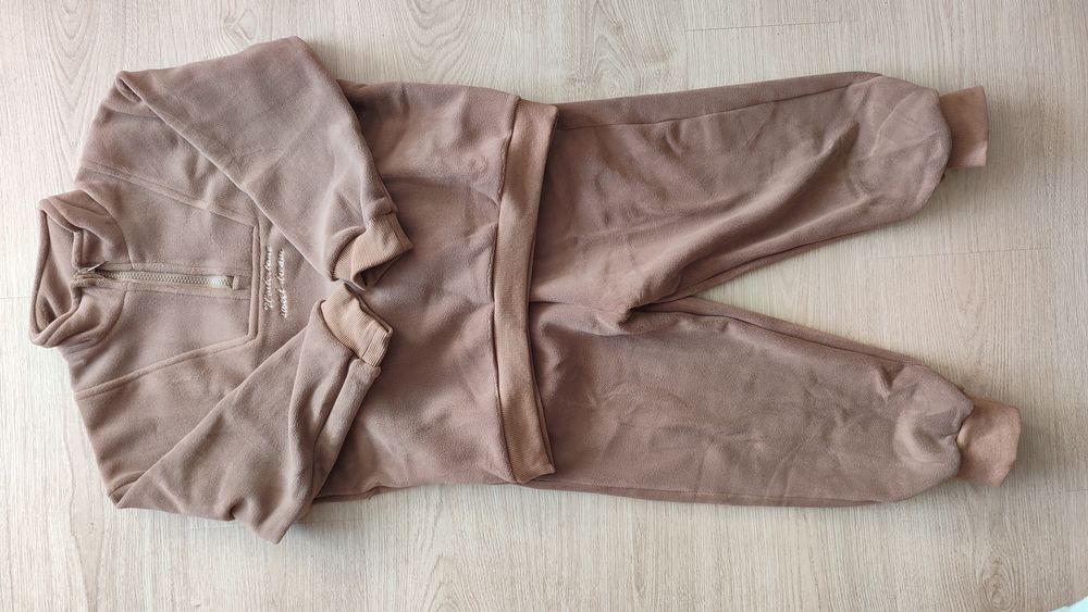 Теплий костюм на хлопчика розмір 140