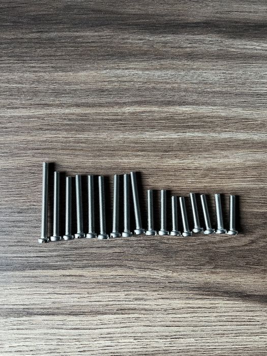 NOWY KOMPLET śrub nierdzewne śruby silnika KOMAR S38 ROMET