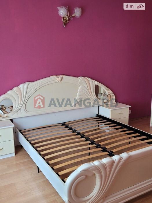 Продаж будинку в самому центрі міста.