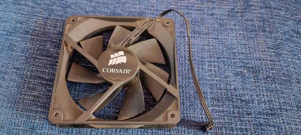 Ventoinha de pc 12cm Corsair