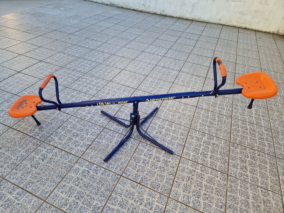 Baloico criança em otimo estado