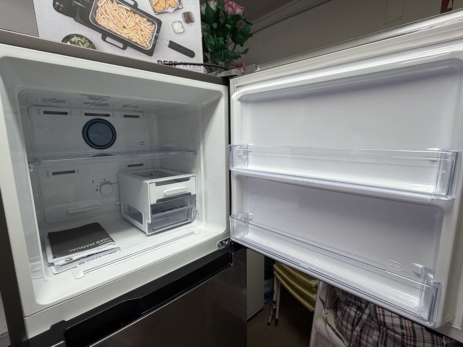 Frigorífico SAMSUNG RT31CG5624S9ES (No Frost - 171,5 cm - 305 L - Inox)