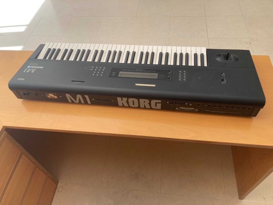 Korg M1 Sintetizador