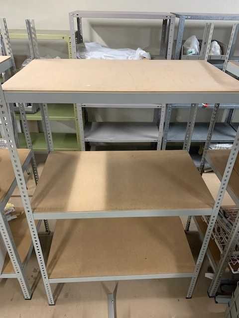 Estante com 3 prateleiras de madeira 100x60x171