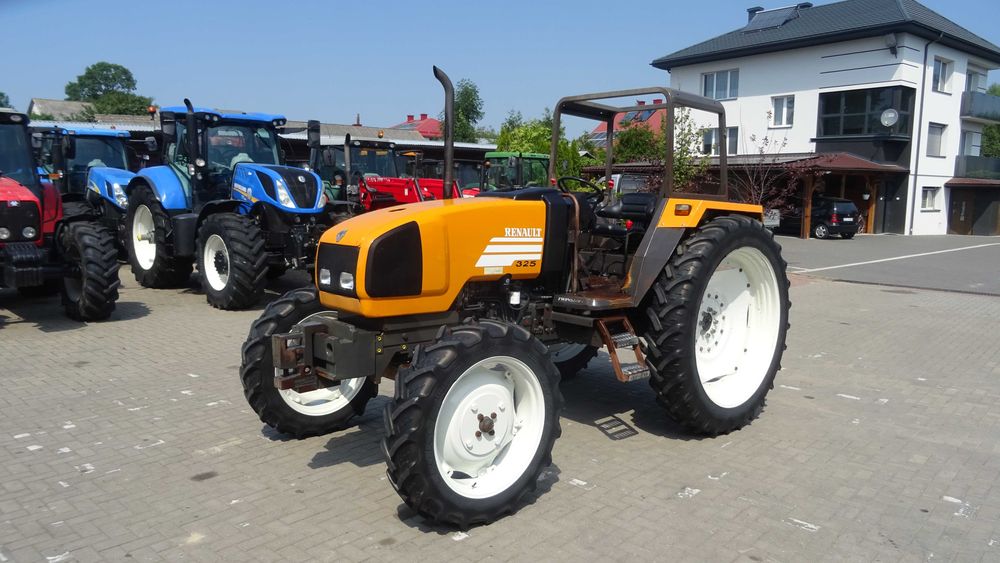 Renault 325 sprowadzony mechaniczny 4x2 2002r.