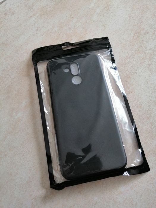 Capa Huawei Mate P20 Lite Preta Aveludada
