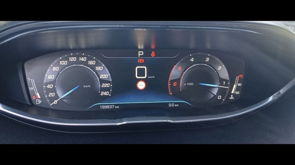 (Valor negociável)928075729 Peugeot 5008 2017 ALLURE 1.6 Gasóleo Automático