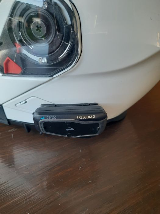 Capacete com intercomunicador