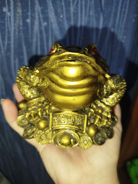 Денежная жаба статуетка