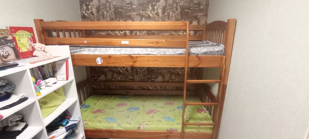 Продам двухярусне ліжко б/у