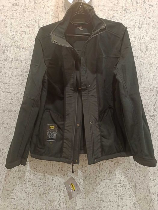Куртки: DIADORA/Giacca Alpine /Цвета : Чёрный( XL) /Тёмный шифер( L ).