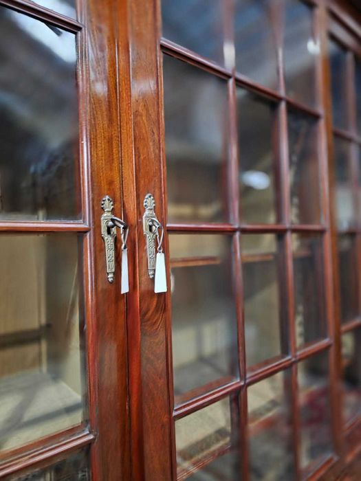 Biblioteczka Empire okuwana mosiądzem #2370 Stylowy Węgrów