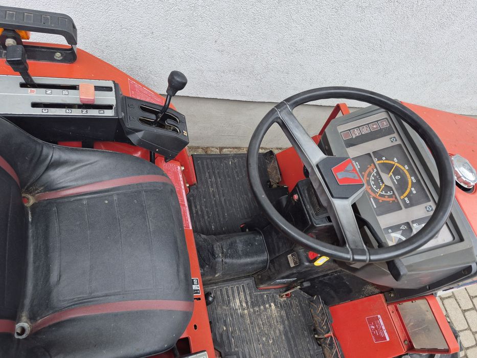 Yanmar z glebogryzarką iseki ładowacz kubota