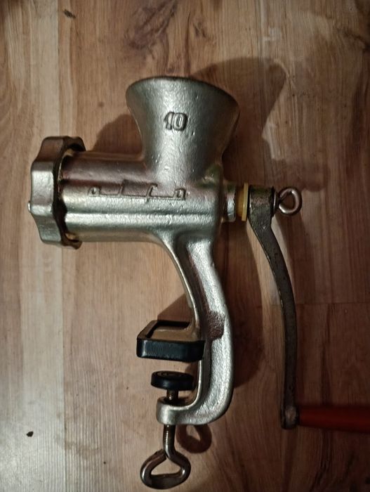 Maszynka do mielenia mięsa  Alfa 10