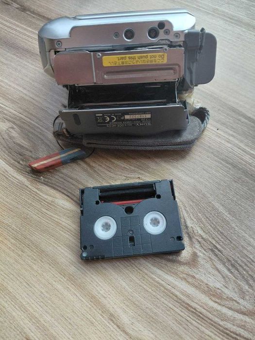 Видеокамера SONY Handykat DCR _HC17E