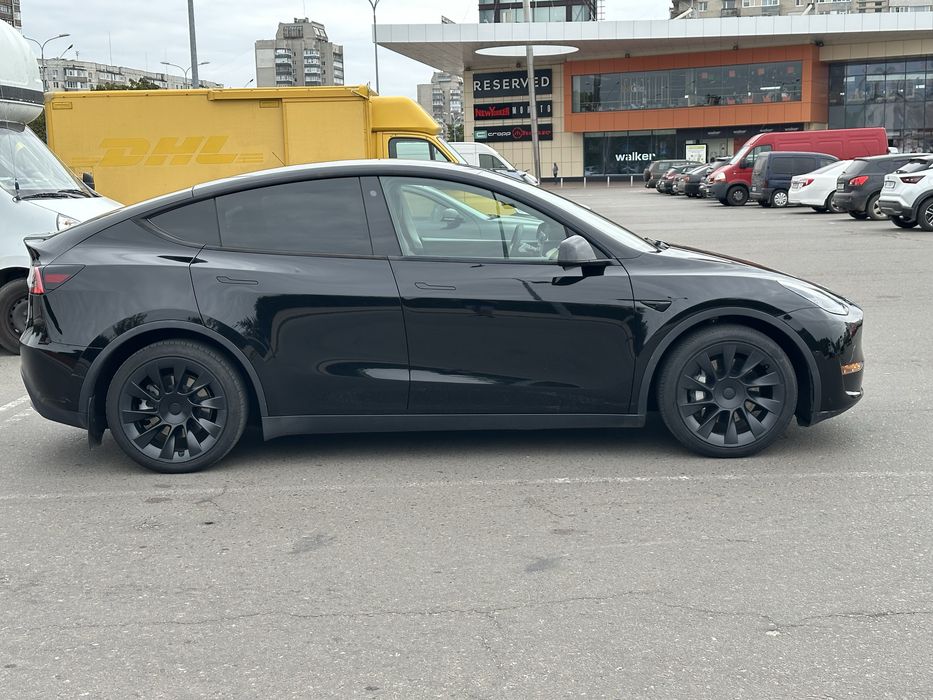 Продам Теслу Y 2021