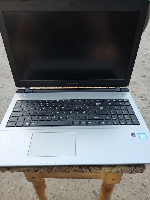 Ноутбук Medion akoya e6436