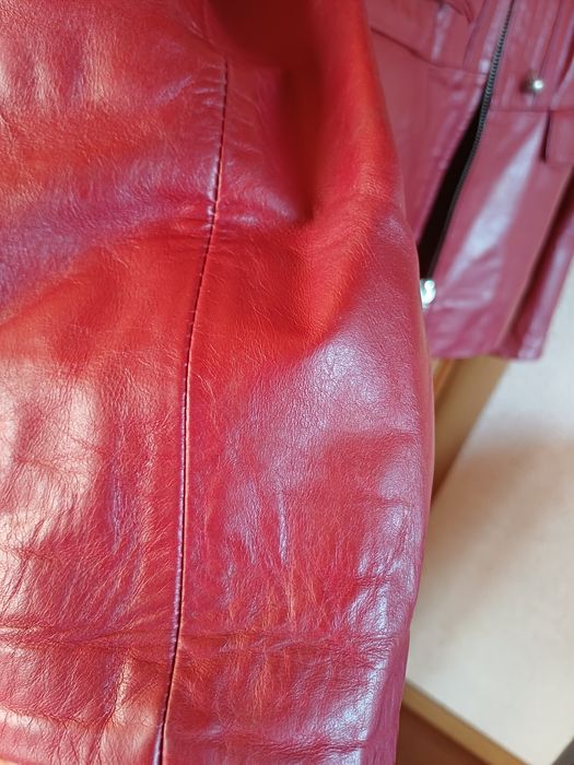 Шкіряна куртка жіноча