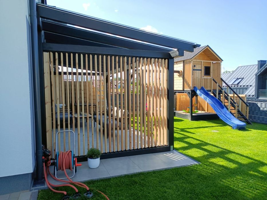 Zabudowa tarasu lamele drewno szkło