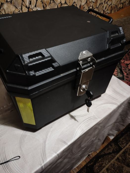 Квадратний Кофр 35L  для скутера/мотоцикла