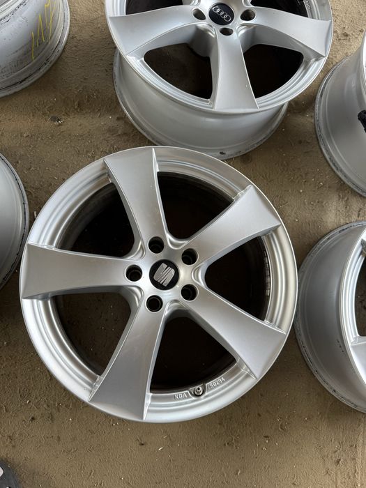 Felgi aluminiowe Dezent ET 30 8jx18” 5x112 Audi Skoda Seat VW