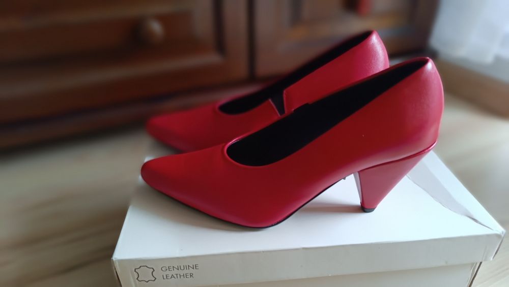 Buty Wojas 38 czerwone szpilki obcas
