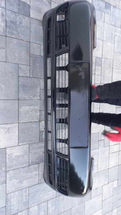 Audi a4 b5 95-99 zderzak przód przedni czarny ly9b