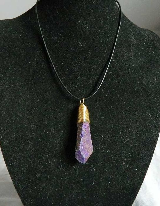 Kwarc tęczowy, tytanowy, surowy kamień, wisiorek