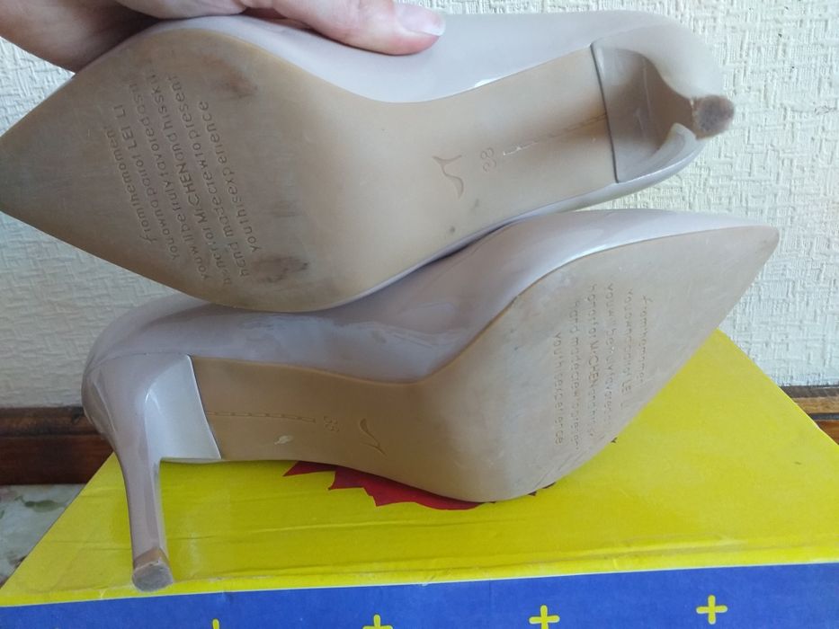 Туфли лаковые, бежевые