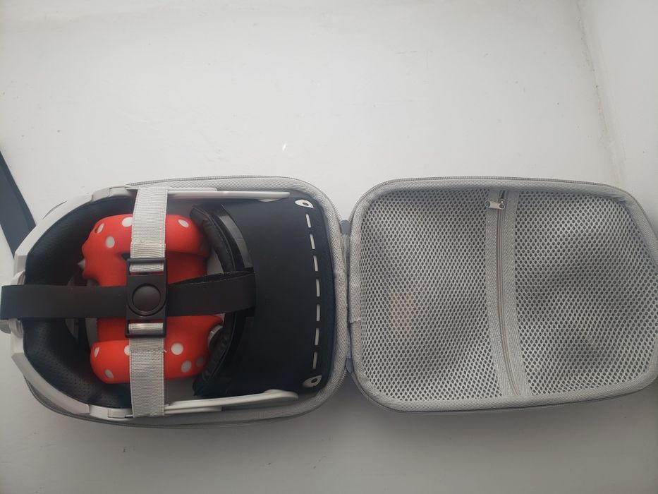 Ігровий шолом OCULUS Quest 2