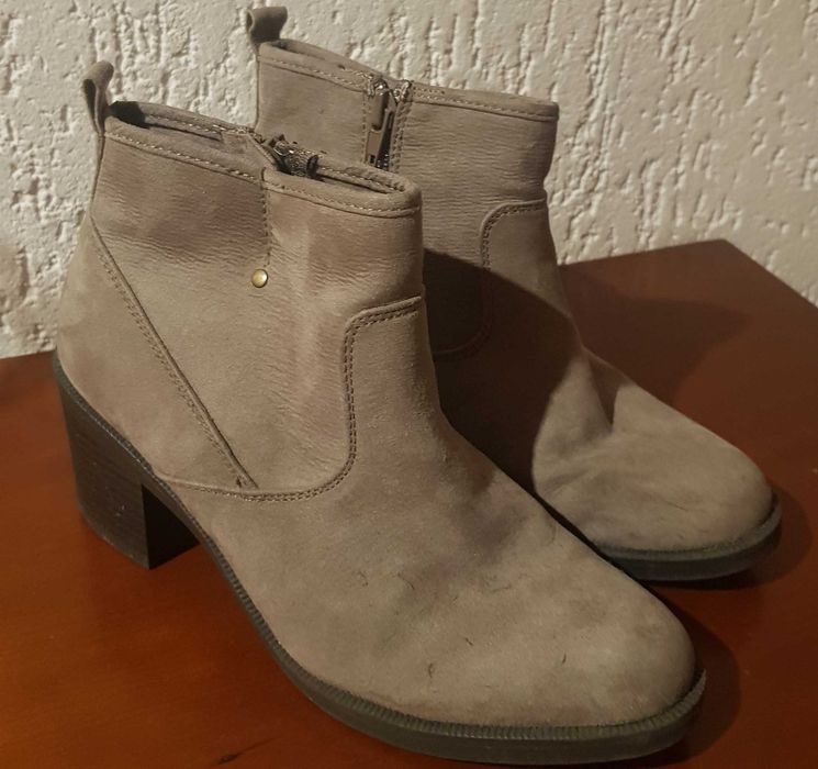 Botas cinza tamanho 37 camurça