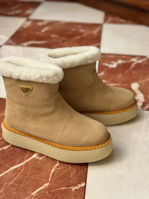 Нове жіноче взуття