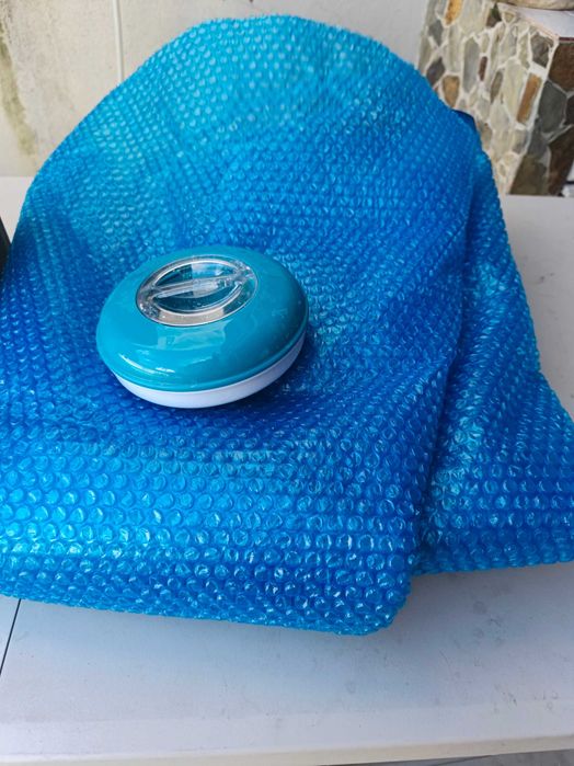 Piscina insuflável com filtro, cobertura térmica e flutuador de cloro