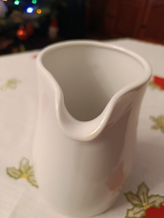 Dzbanek do napojów, porcelana.