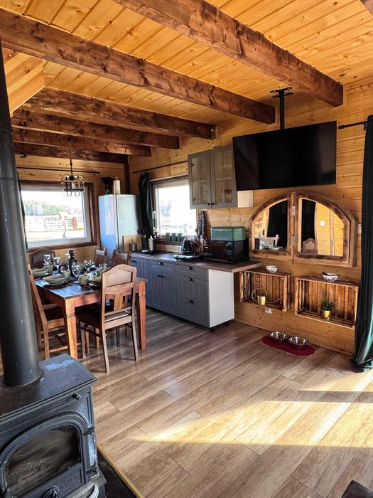 Domki nad jeziorem | Balia Jacuzzi, Sauna, Basen, Kominek | Kaszuby, Gołubie | 4–8 os.