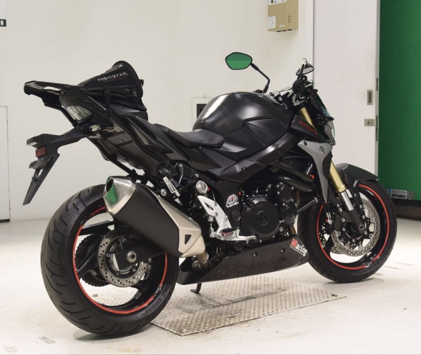 Suzuki GSR-750 Сузуки з Японії