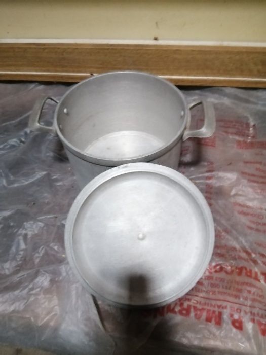 Tacho em alumínio antigo