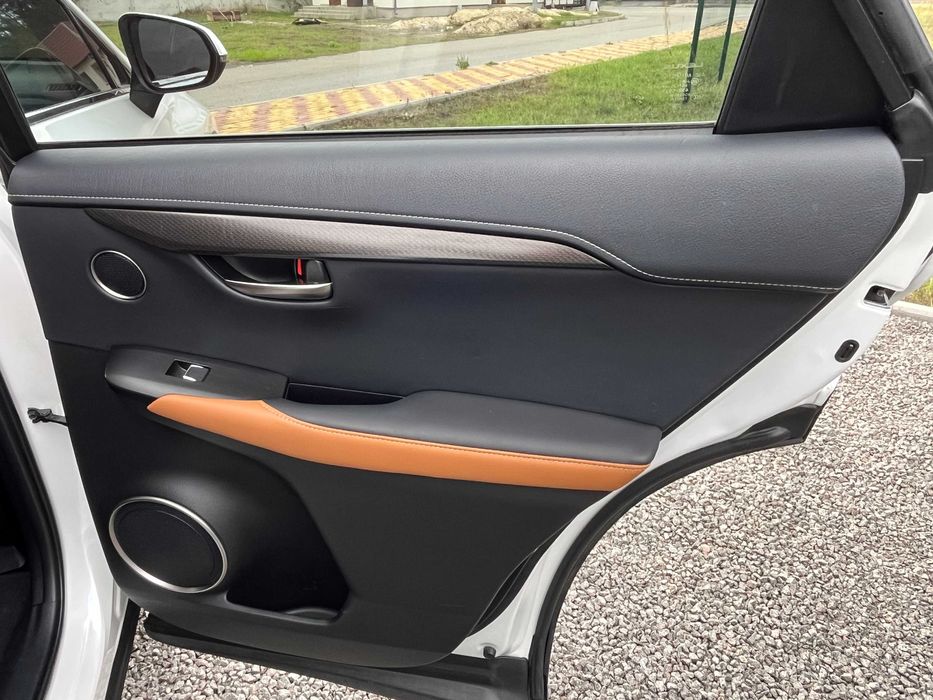 Продам Lexus NX 300