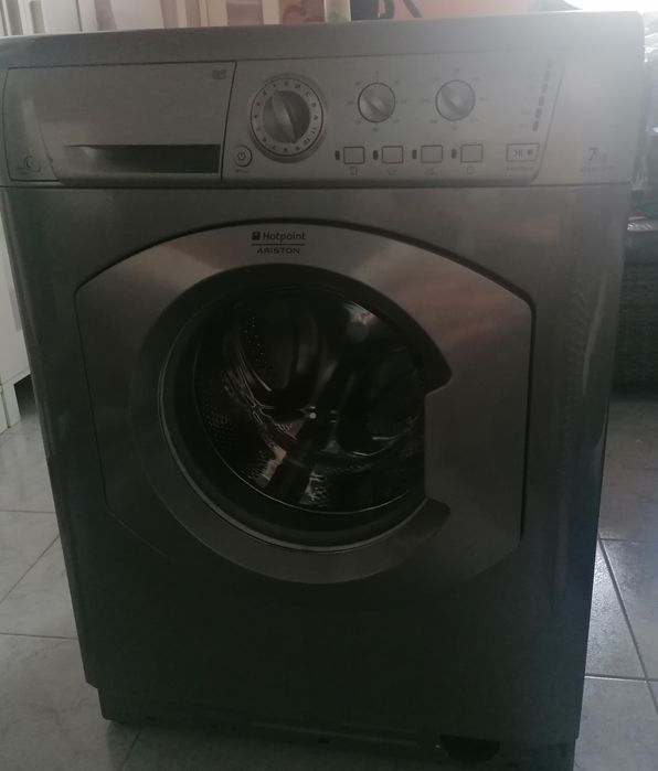 Máquina lavar roupa Ariston Hotpoint ARXXL1295 _ 7Kg - cor inox