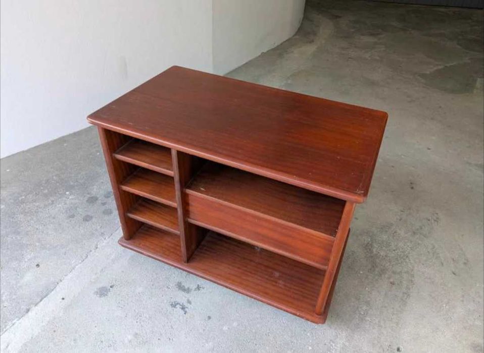 Mesa de TV maciça