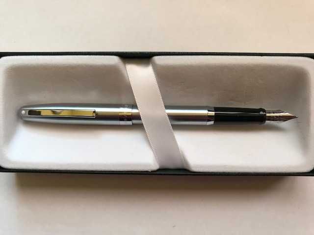 Pióro wieczne Sheaffer Sagaris Srebrny Metallic CT