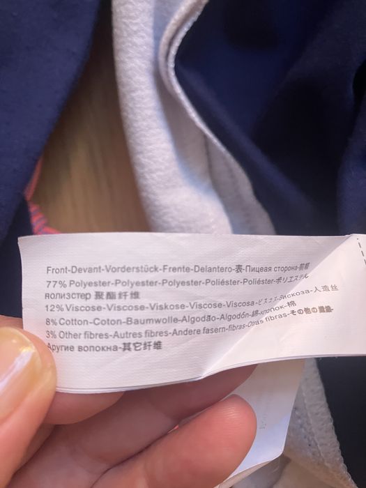 Camisola modelo retro com gola amovível