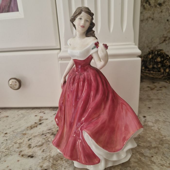 Figurka Royal Doulton Marianne
