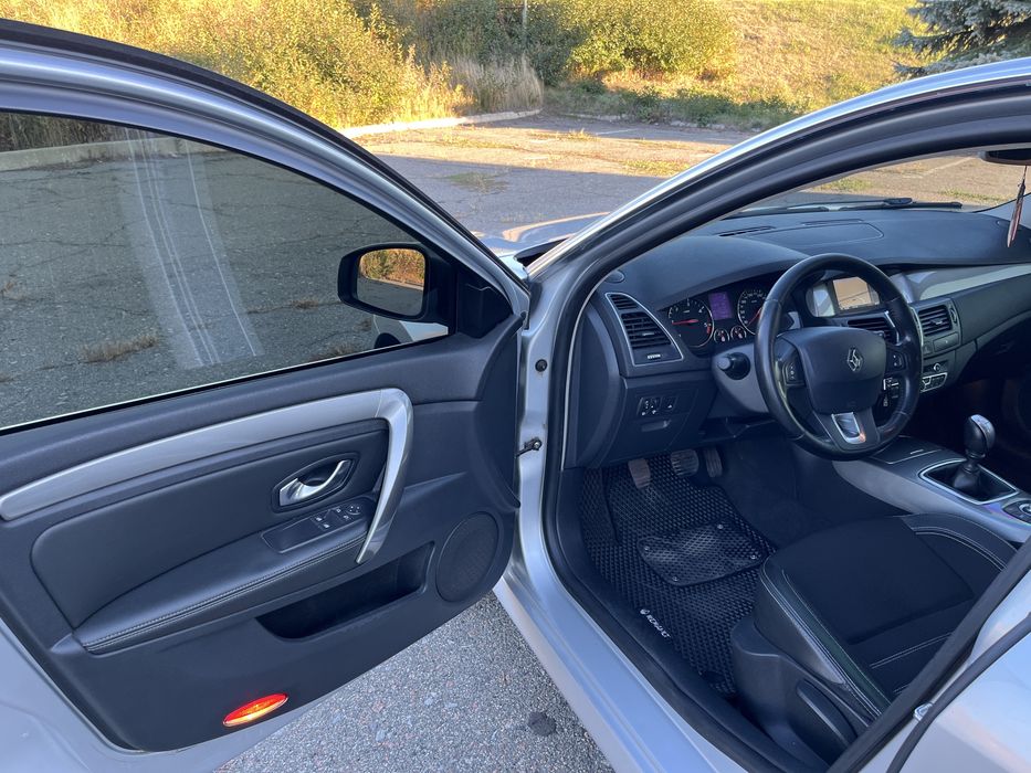 RENAULT LAGUNA 2012 Рено Лагуна