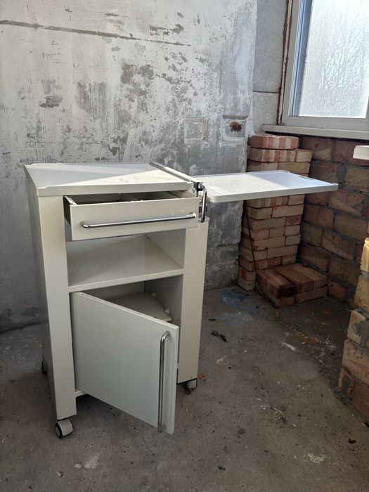 Медична приліжкова тумба