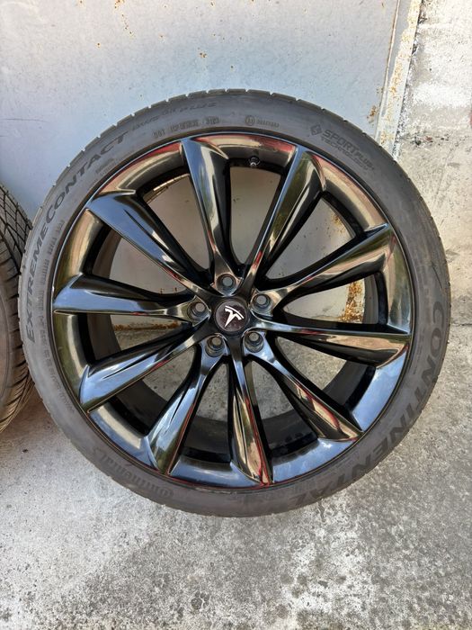 Комплект коліс в сборі 22 дюйми Tesla Model X