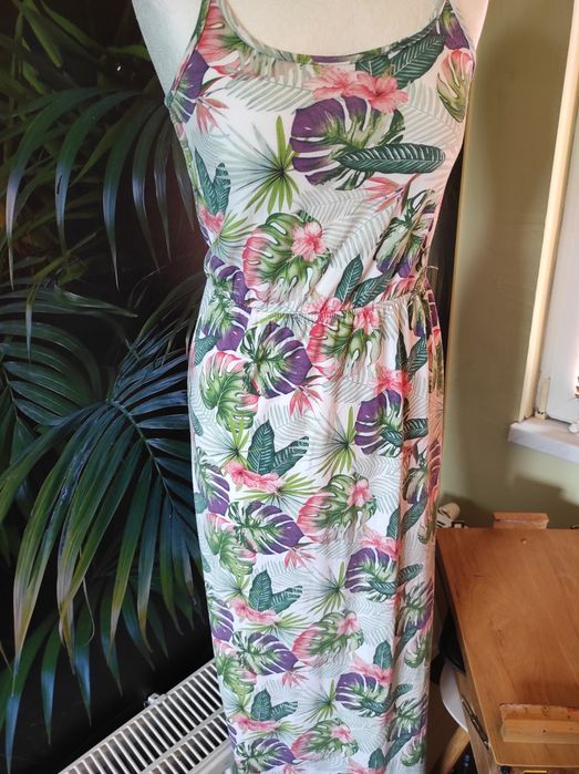 Długa letnia sukienka rozmiar,32/34 Esmara