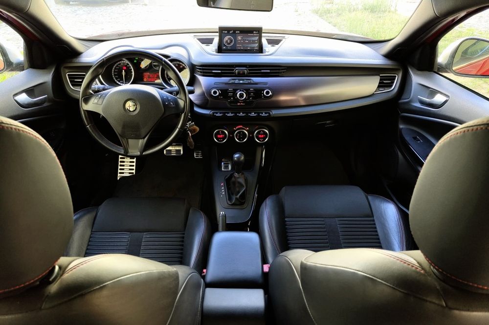 Alfa Romeo Giulietta 1.4 TB MultiAir 170cv  Caixa Automática foto 5