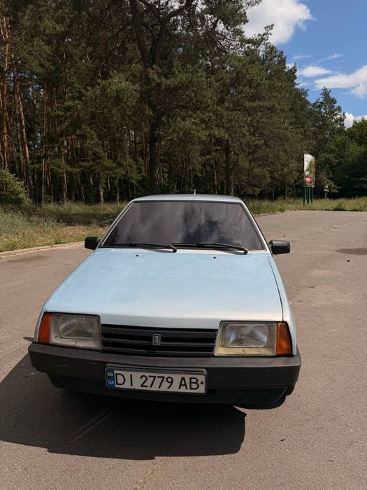 Автомобіль ваз 21099