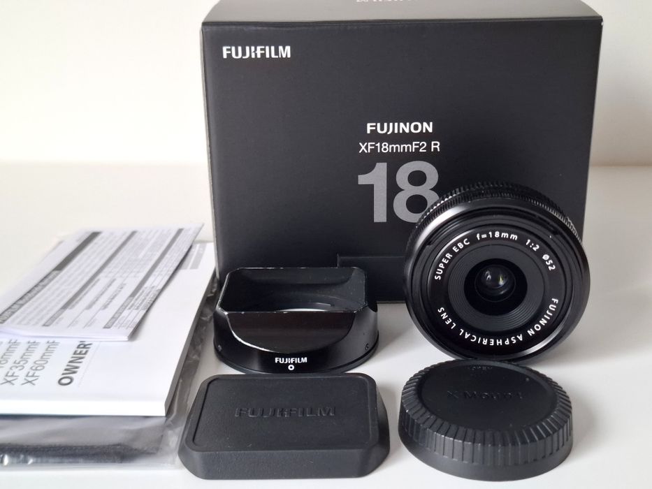 Fujinon XF 18mm f/2 R Fuji Fujifilm 
Stan techniczny bardzo dobry.
Szk